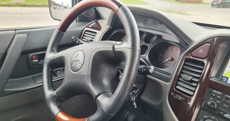 Mitsubishi Pajero cena 32600 przebieg: 219170, rok produkcji 2000 z Rzeszów małe 137